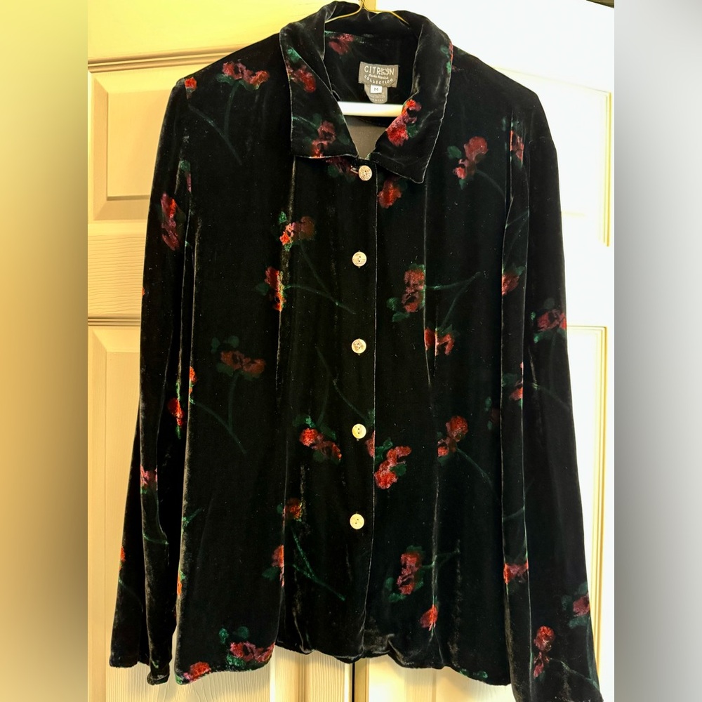 Citron Silk Asian Lady & Floral Velvet Soft Collared Button Front Shirt - Picture 5 of 10